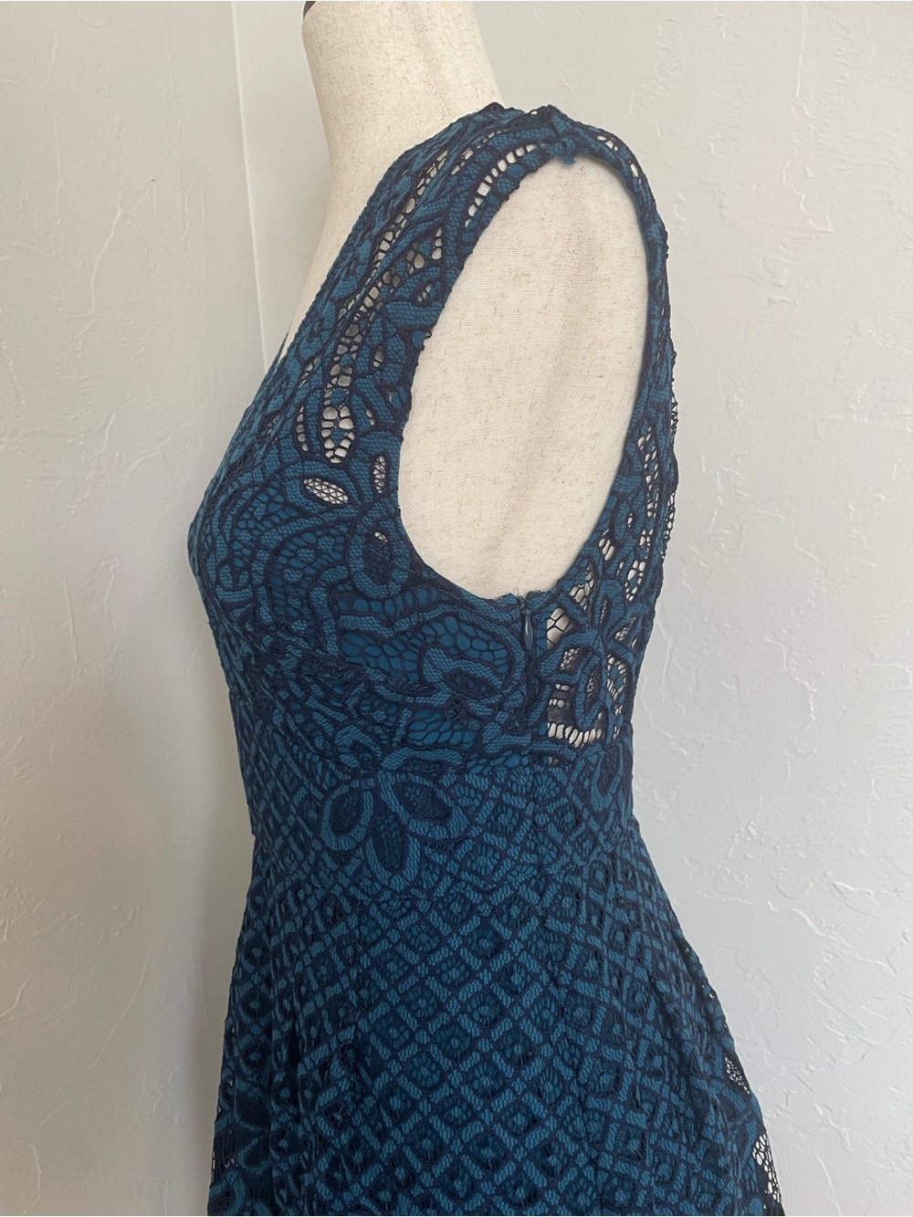 Free People Deep V-Neck Sapphire Blue Teal Lace Mini Dress Urban Outfitters T - Picture 10 of 15